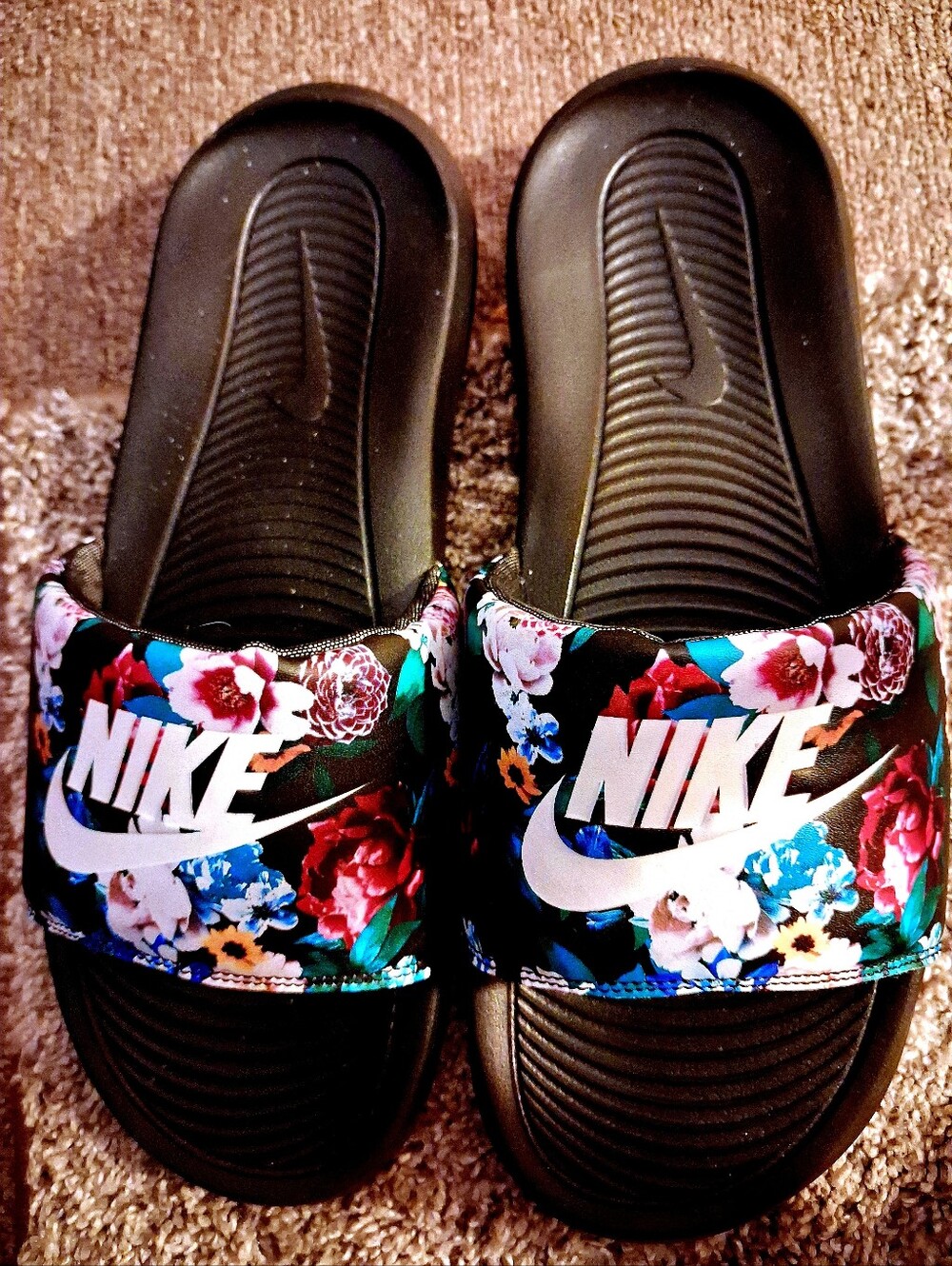 Nike Floral Benassi Slide Sandals - Black with Multicolor Floral Strap Size 11M